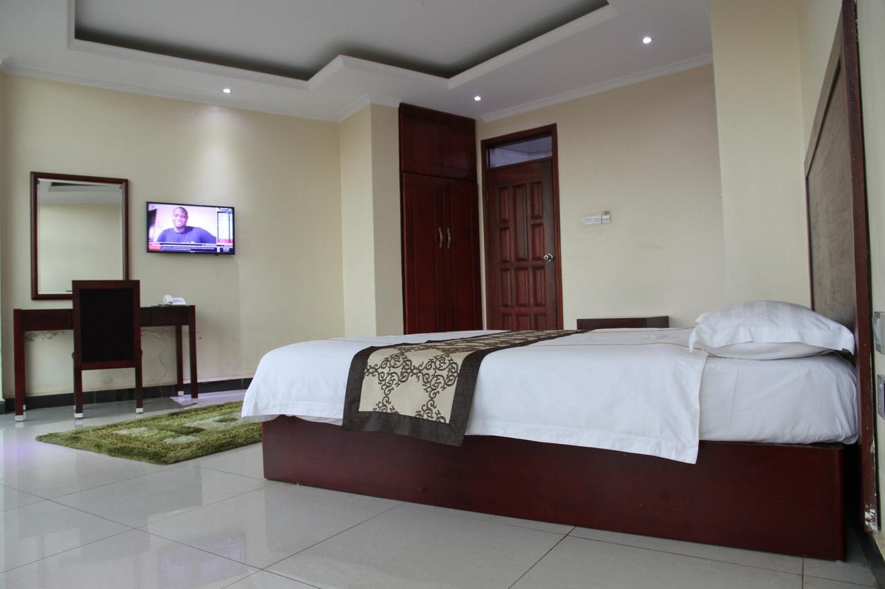 Namayiba Park Hotel Kampala Ngoại thất bức ảnh