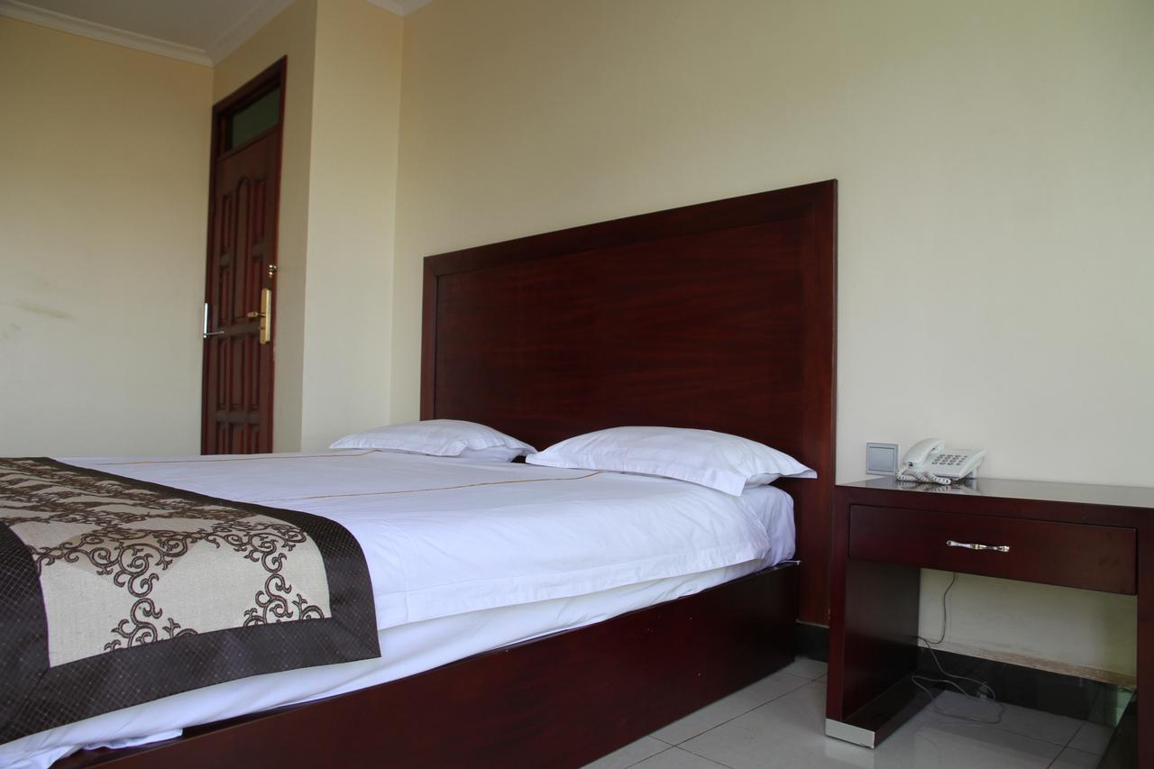 Namayiba Park Hotel Kampala Ngoại thất bức ảnh