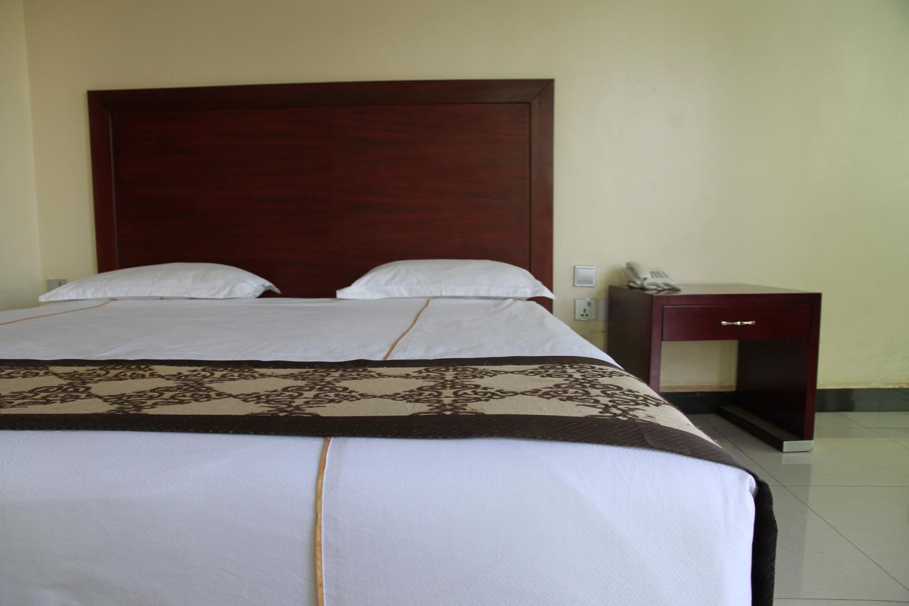 Namayiba Park Hotel Kampala Ngoại thất bức ảnh