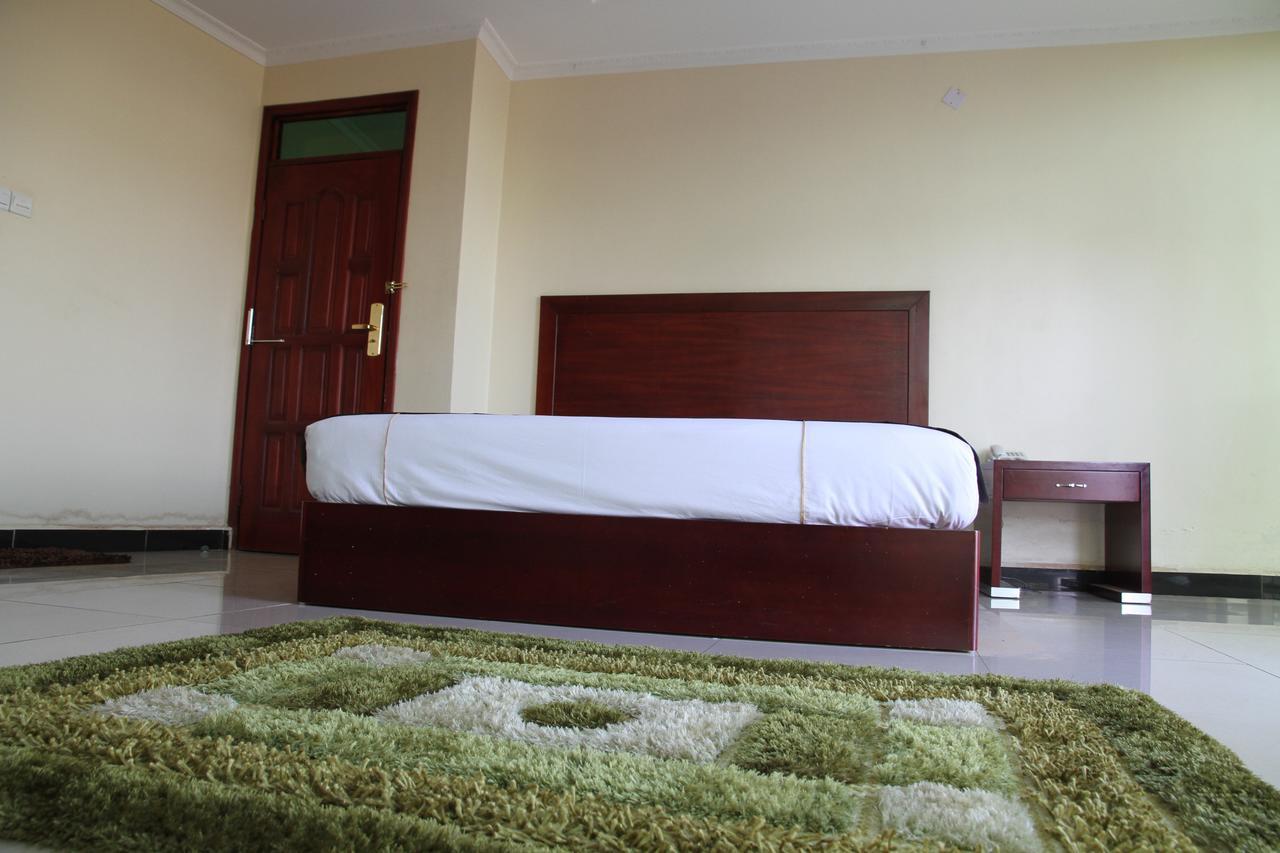 Namayiba Park Hotel Kampala Ngoại thất bức ảnh