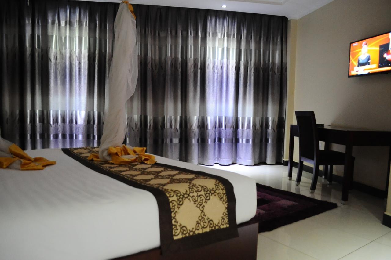 Namayiba Park Hotel Kampala Ngoại thất bức ảnh