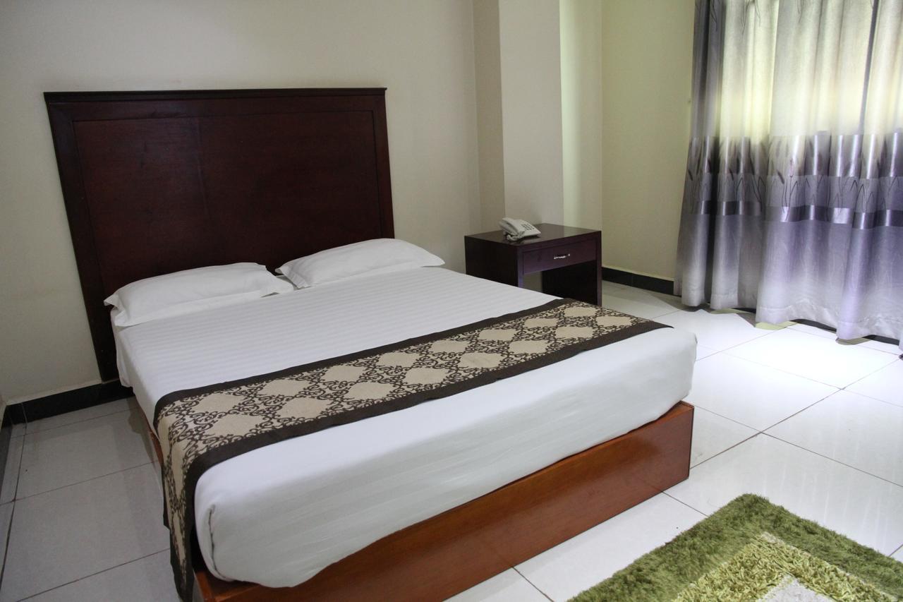 Namayiba Park Hotel Kampala Ngoại thất bức ảnh