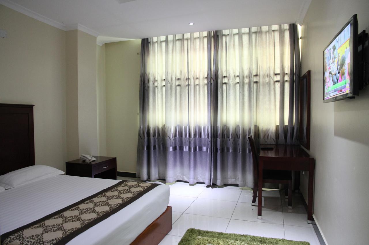 Namayiba Park Hotel Kampala Ngoại thất bức ảnh