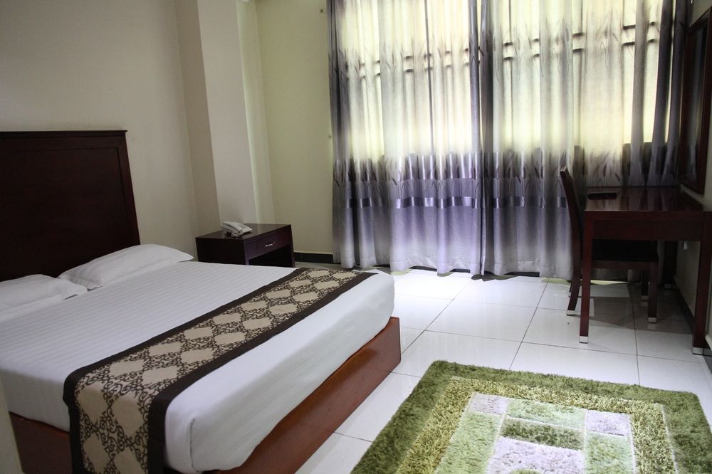 Namayiba Park Hotel Kampala Ngoại thất bức ảnh