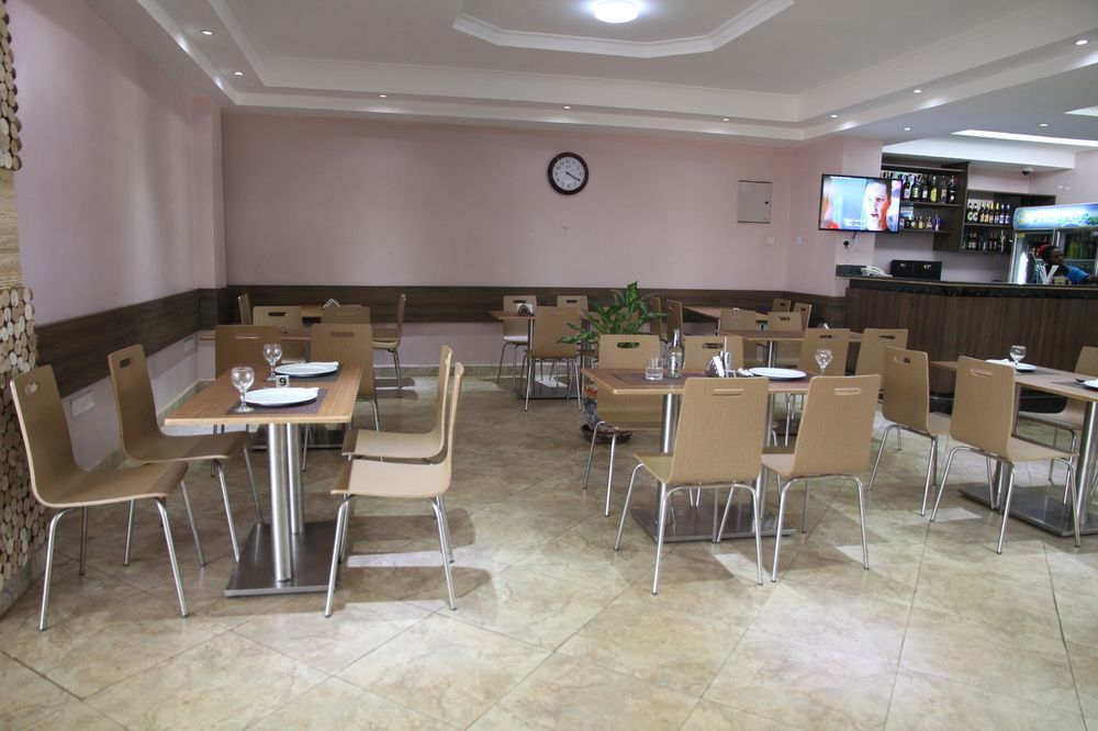 Namayiba Park Hotel Kampala Ngoại thất bức ảnh